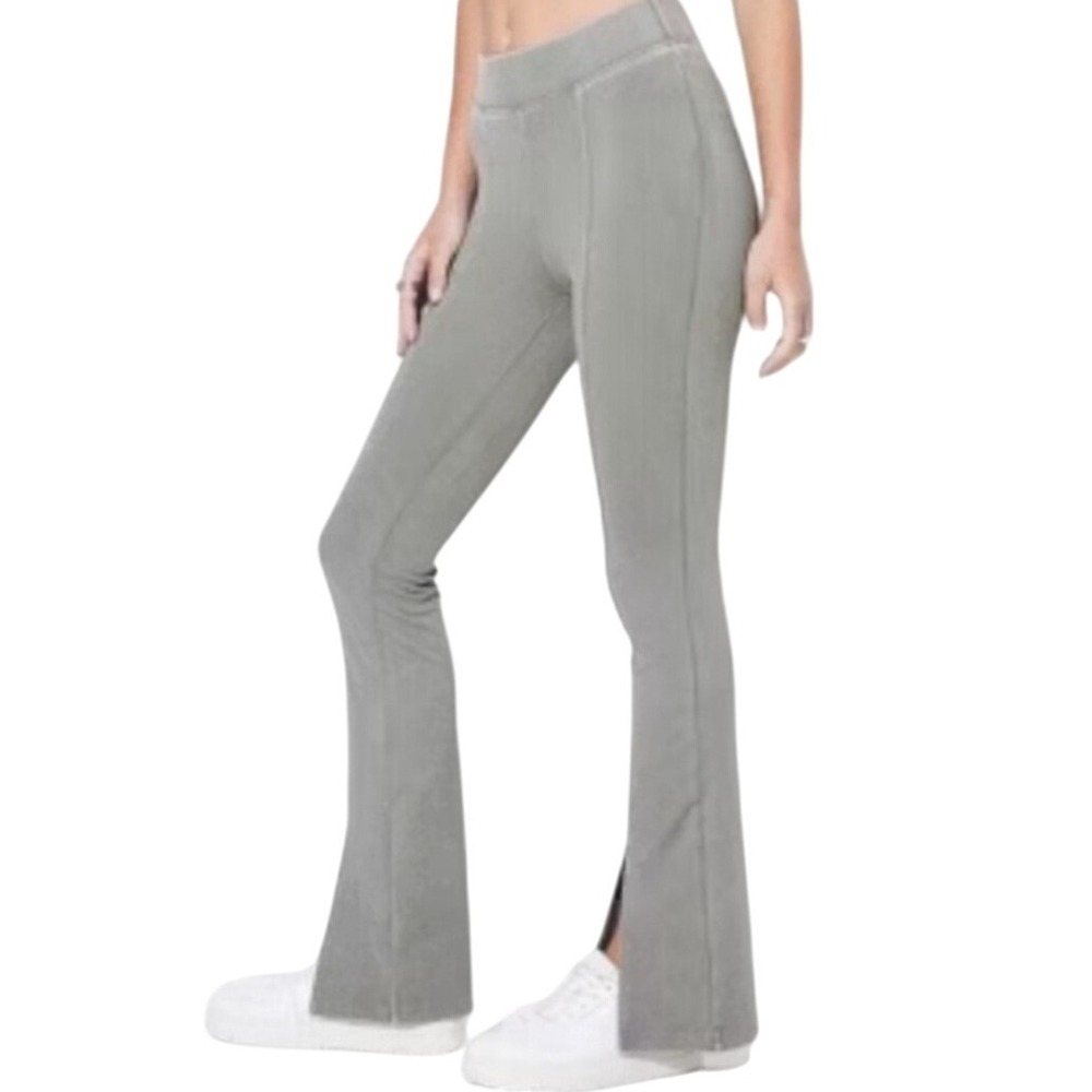 High-waisted ribbed flare leggings. Wild Fable. Size Xsmall. Light slate gray
